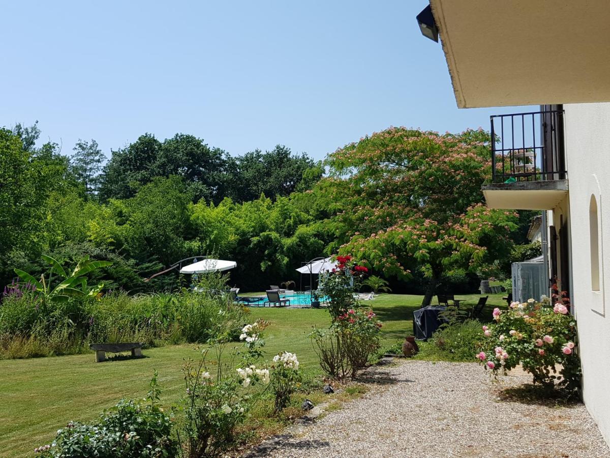 Domaine De Baise Acomodação com café da manhã Feugarolles Exterior foto