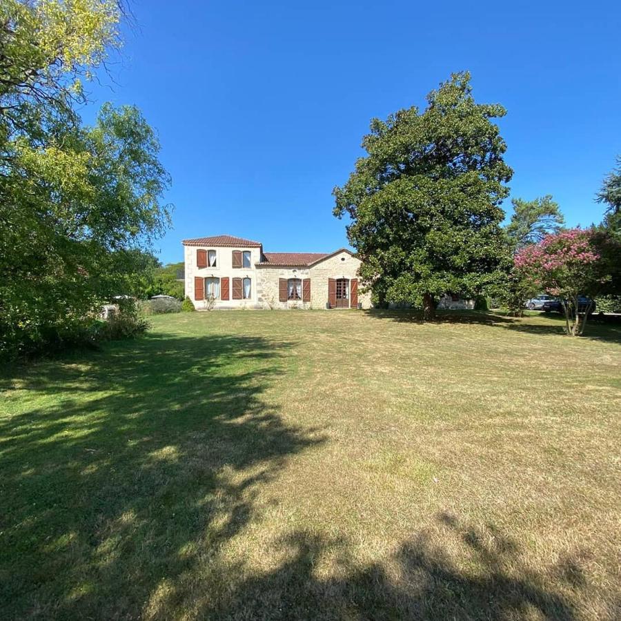 Domaine De Baise Acomodação com café da manhã Feugarolles Exterior foto